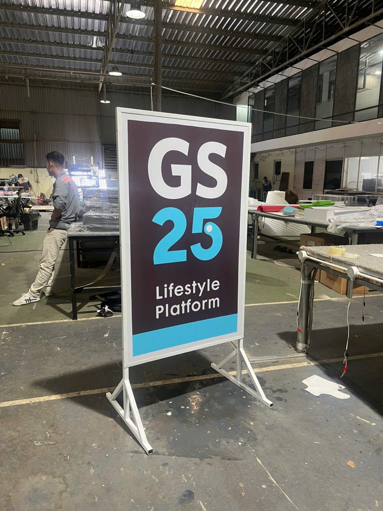 Dự án GS25 chữ nhôm, in UV, hộp đèn (18)