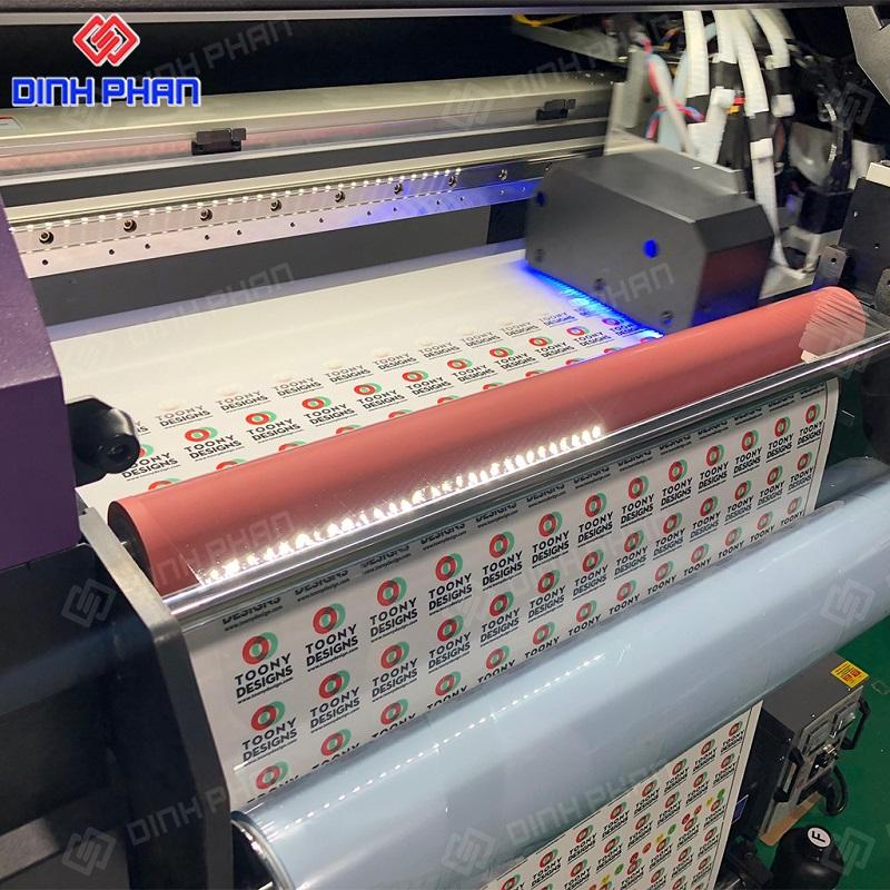 In UV Dtf trên bình giữ nhiệt