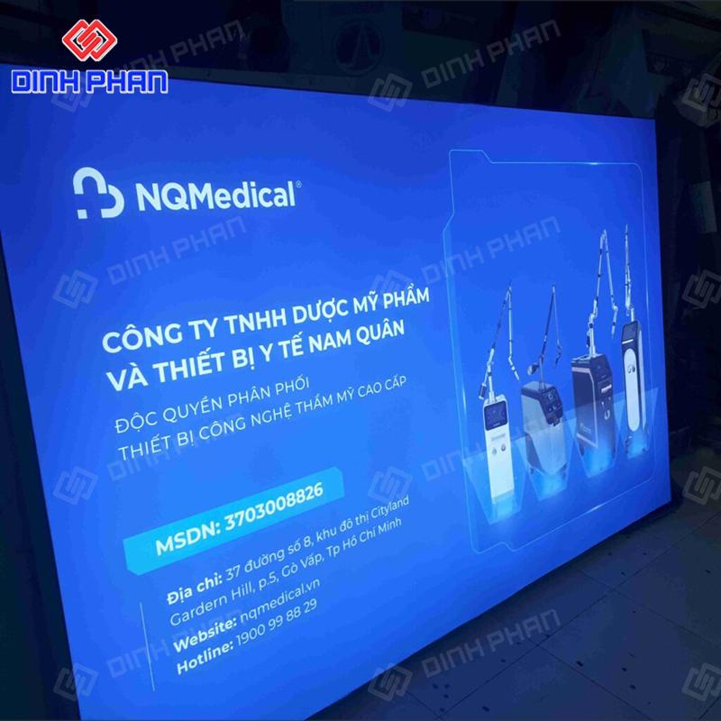 bảng hiệu hộp đèn in uv