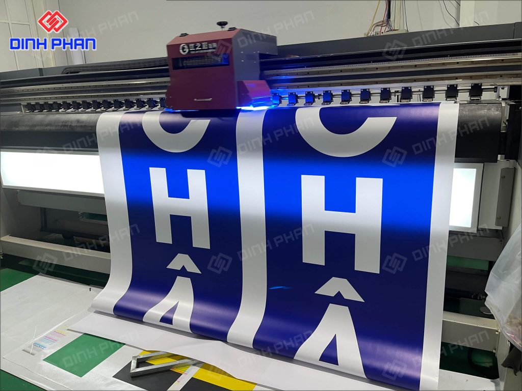 bạt in uv cuộn giá tốt