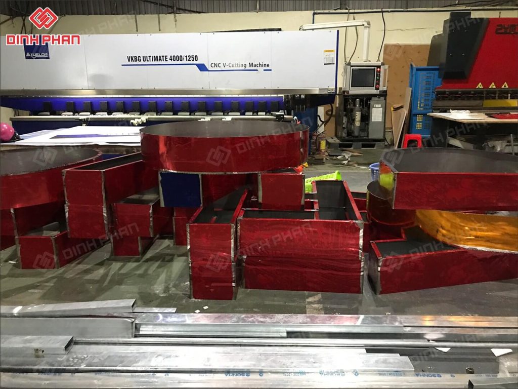 thi công bảng hiệu SunWorld (12)