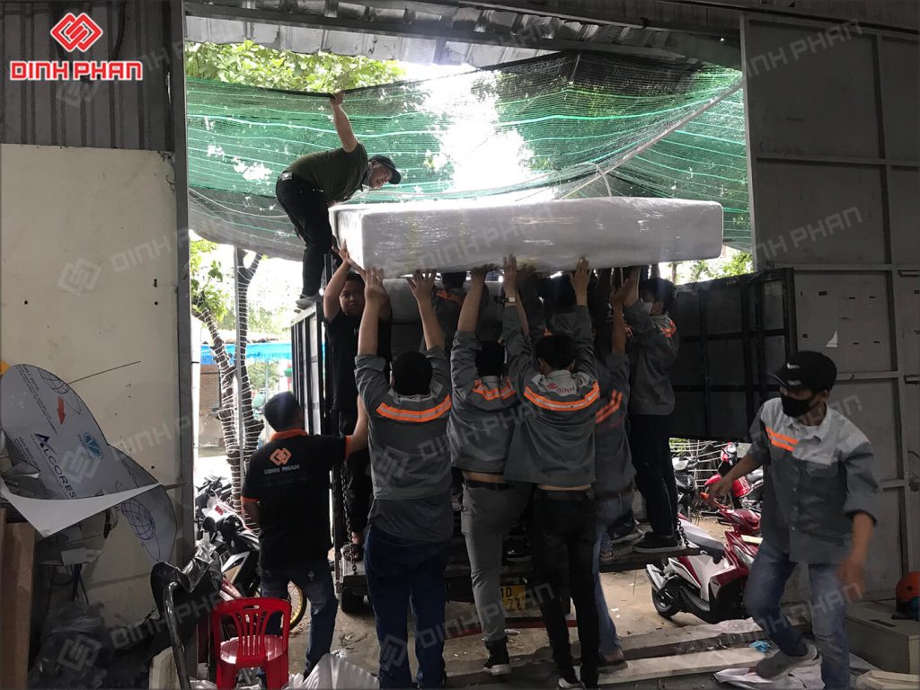 thi công bảng hiệu SunWorld (18)