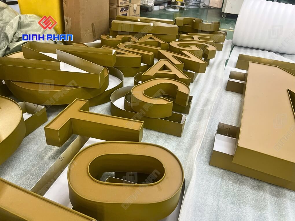 THI CÔNG BIỂN HIỆU BỔ SUNG CHO KĐT THE GLOBAL CITY (9) bo chu The Global City